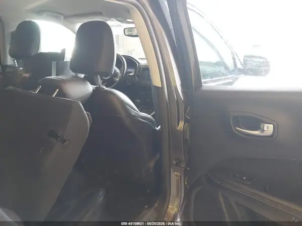 3C4NJCBB9JT105661 2018 JEEP COMPASS - Image 8