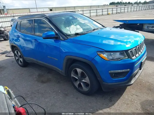 3C4NJCBB9JT105868 2018 JEEP COMPASS - Image 1