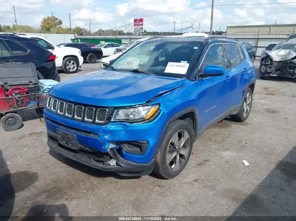 3C4NJCBB9JT105868 2018 JEEP COMPASS - Image 2