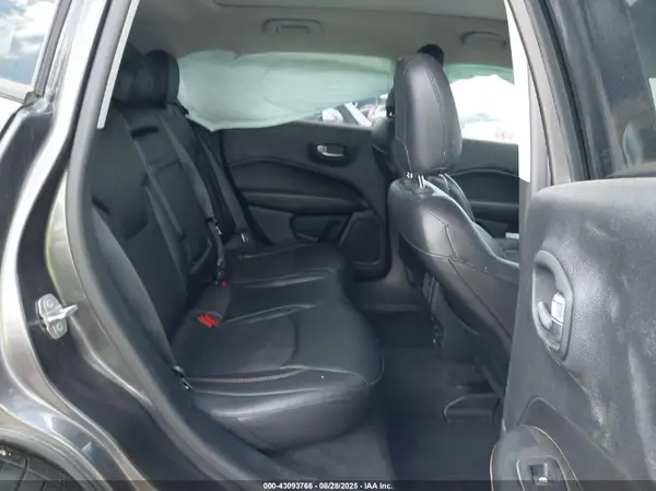 3C4NJCBB9JT106129 2018 JEEP COMPASS - Image 8