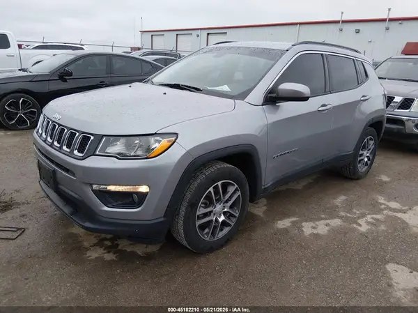 3C4NJCBB9JT108625 2018 JEEP COMPASS - Image 2