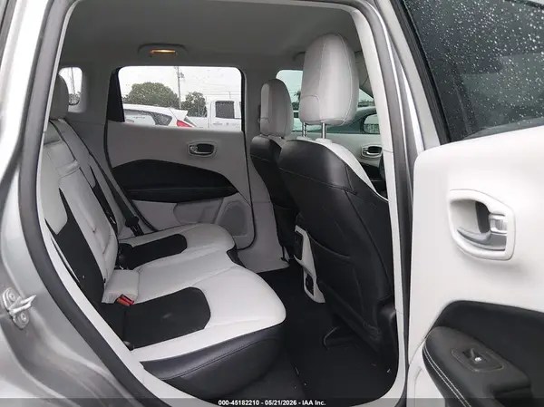 3C4NJCBB9JT108625 2018 JEEP COMPASS - Image 8