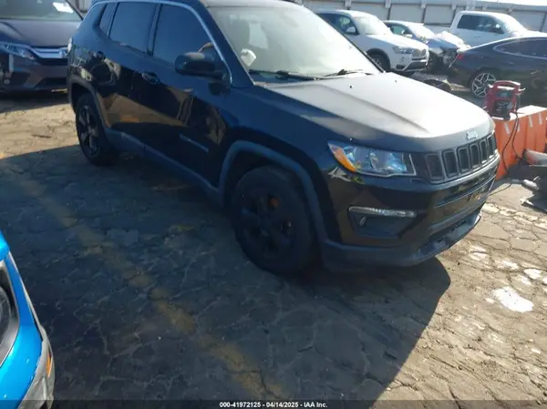 3C4NJCBB9JT122220 2018 JEEP COMPASS - Image 1