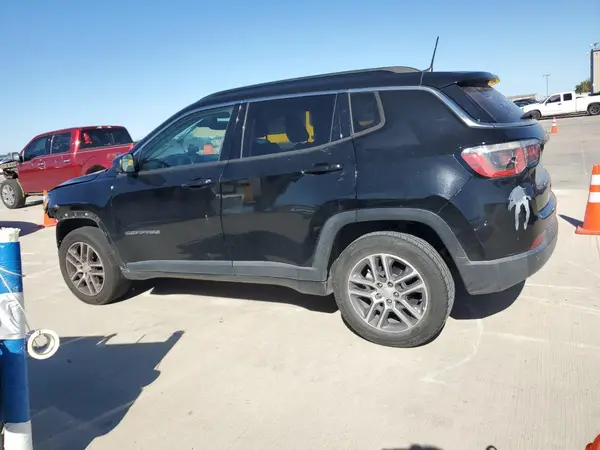 3C4NJCBB9JT124145 2018 JEEP COMPASS - Image 2