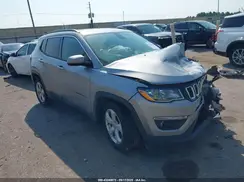3C4NJCBB9JT124923 2018 JEEP COMPASS