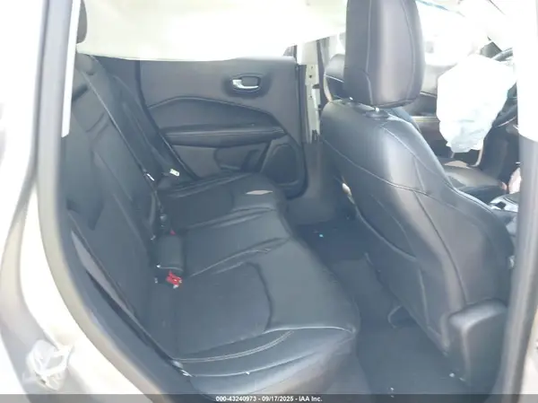 3C4NJCBB9JT124923 2018 JEEP COMPASS - Image 8