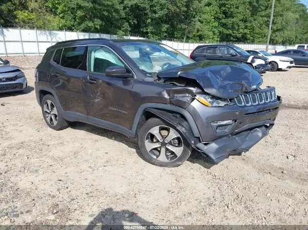 3C4NJCBB9JT125604 2018 JEEP COMPASS - Image 1