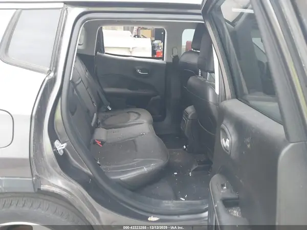 3C4NJCBB9JT137364 2018 JEEP COMPASS - Image 8