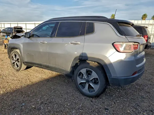 3C4NJCBB9JT137395 2018 JEEP COMPASS - Image 2