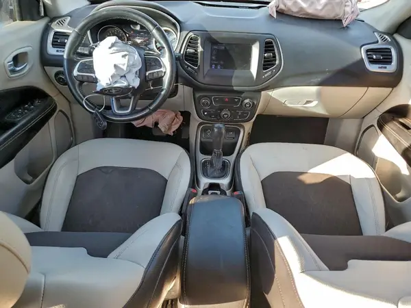 3C4NJCBB9JT137395 2018 JEEP COMPASS - Image 8