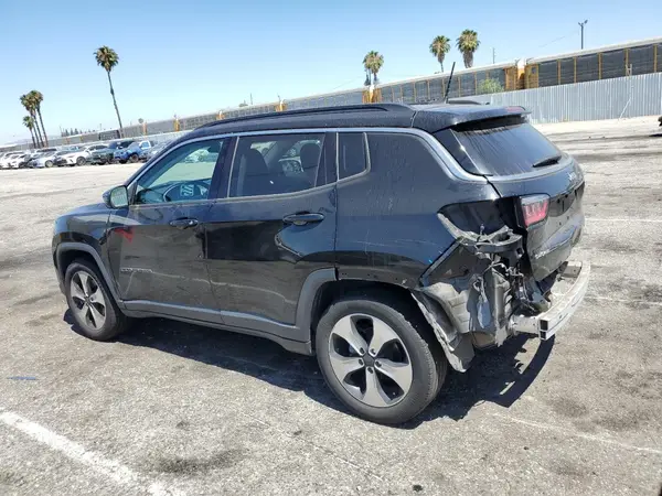 3C4NJCBB9JT137428 2018 JEEP COMPASS - Image 2