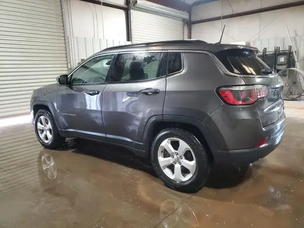 3C4NJCBB9JT165746 2018 JEEP COMPASS - Image 2