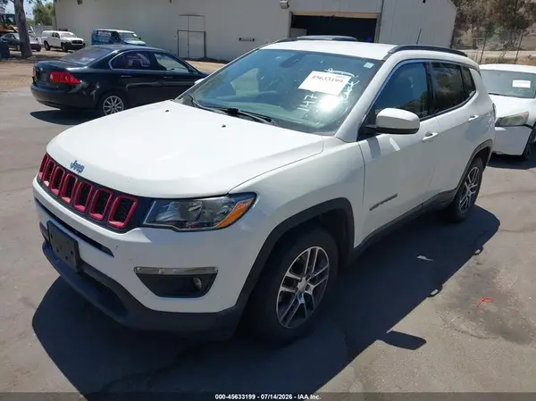 3C4NJCBB9JT182420 2018 JEEP COMPASS - Image 2