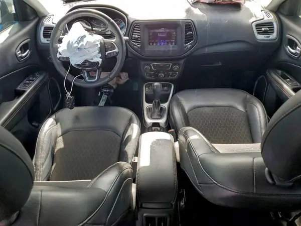 3C4NJCBB9JT194230 2018 JEEP COMPASS - Image 8