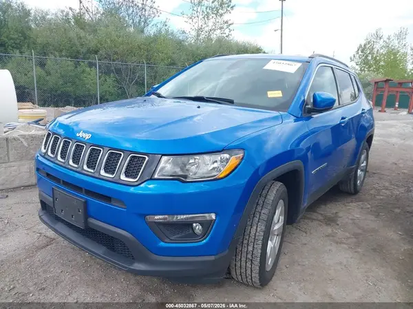 3C4NJCBB9JT233513 2018 JEEP COMPASS - Image 2