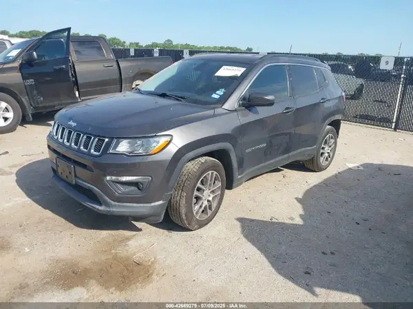 3C4NJCBB9JT253390 2018 JEEP COMPASS - Image 2