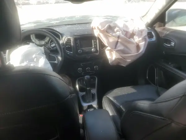 3C4NJCBB9JT265572 2018 JEEP COMPASS - Image 8