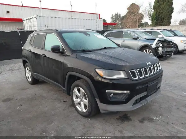 3C4NJCBB9JT266477 2018 JEEP COMPASS - Image 1