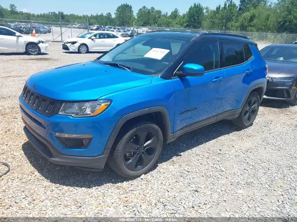 3C4NJCBB9JT304872 2018 JEEP COMPASS - Image 2