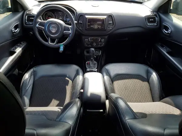 3C4NJCBB9JT318335 2018 JEEP COMPASS - Image 8
