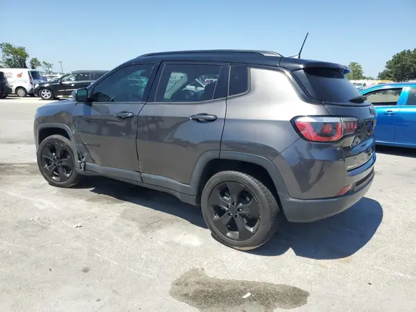 3C4NJCBB9JT318352 2018 JEEP COMPASS - Image 2