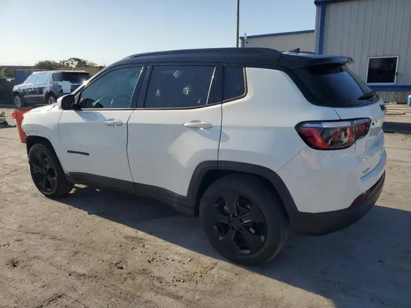 3C4NJCBB9JT318383 2018 JEEP COMPASS - Image 2