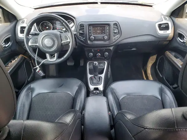 3C4NJCBB9JT368877 2018 JEEP COMPASS - Image 8