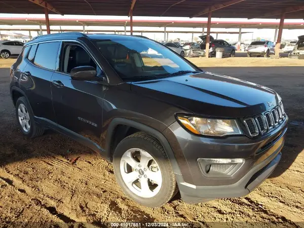 3C4NJCBB9JT368913 2018 JEEP COMPASS - Image 1