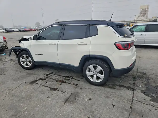 3C4NJCBB9JT374582 2018 JEEP COMPASS - Image 2