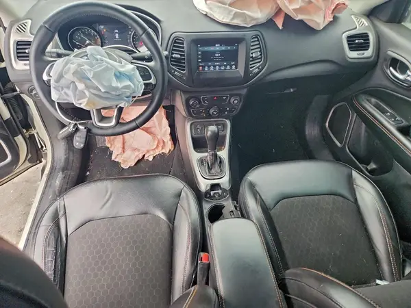 3C4NJCBB9JT374582 2018 JEEP COMPASS - Image 8
