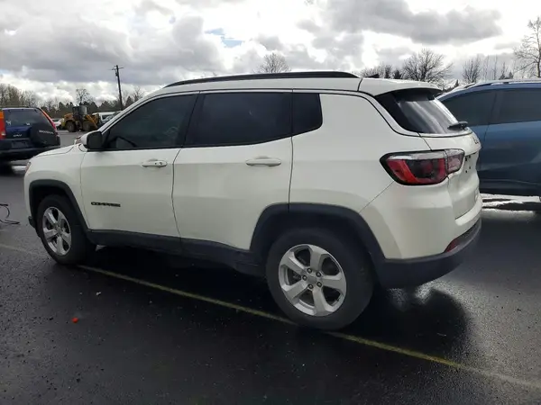 3C4NJCBB9JT376767 2018 JEEP COMPASS - Image 2