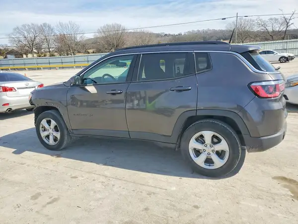 3C4NJCBB9JT410853 2018 JEEP COMPASS - Image 2