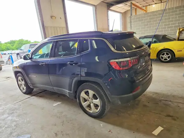 3C4NJCBB9JT425112 2018 JEEP COMPASS - Image 2