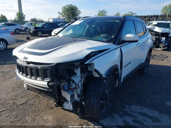 3C4NJCBB9JT438488 2018 JEEP COMPASS - Image 2