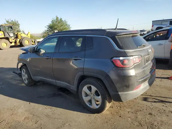 3C4NJCBB9JT441195 2018 JEEP COMPASS - Image 2