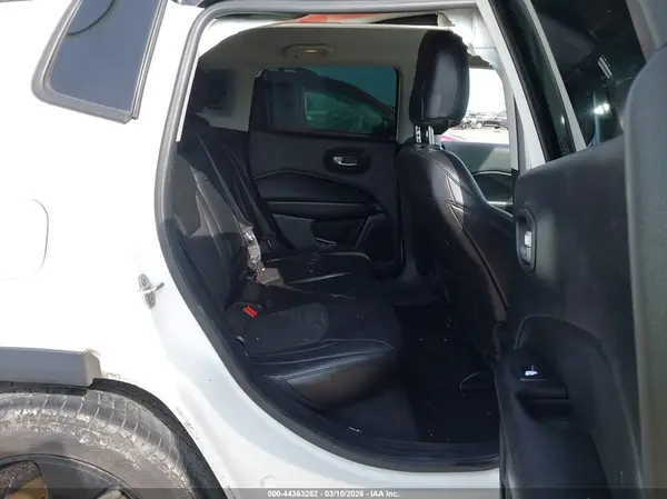 3C4NJCBB9JT466257 2018 JEEP COMPASS - Image 8