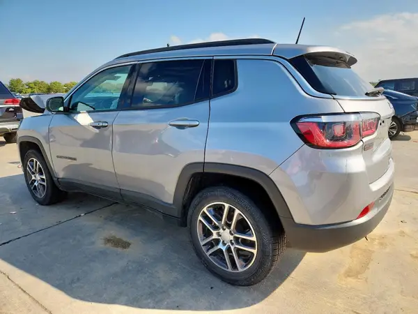 3C4NJCBB9JT487612 2018 JEEP COMPASS - Image 2