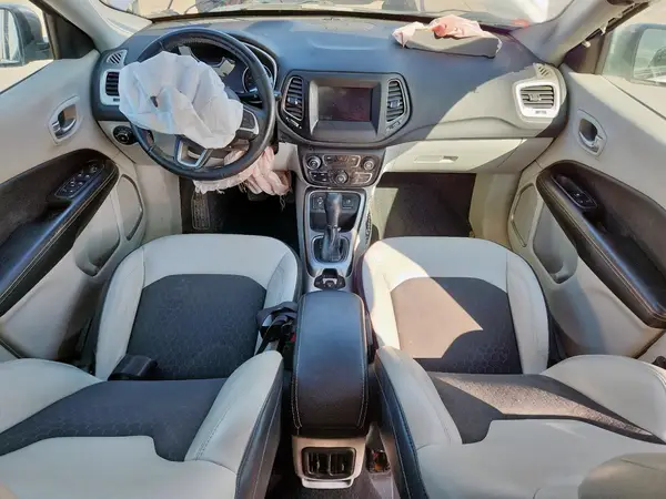 3C4NJCBB9JT487612 2018 JEEP COMPASS - Image 8