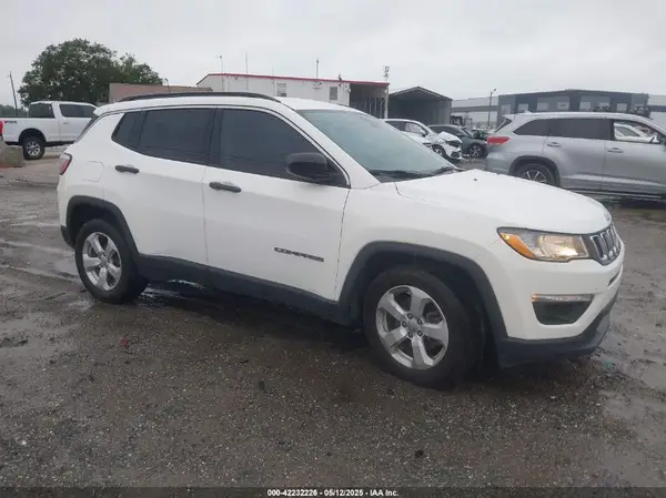 3C4NJCBB9JT495368 2018 JEEP COMPASS - Image 1