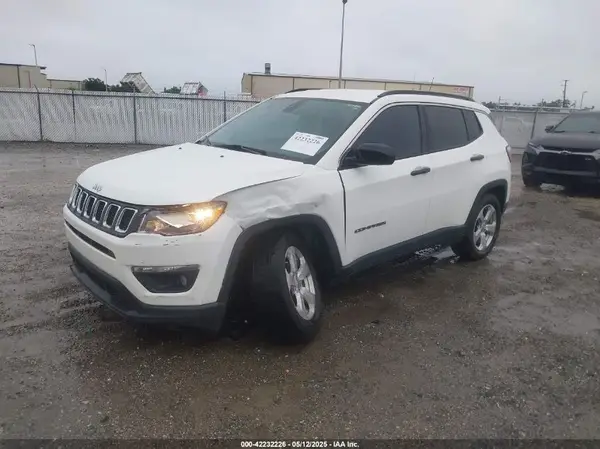 3C4NJCBB9JT495368 2018 JEEP COMPASS - Image 2