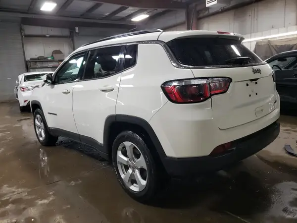 3C4NJCBB9JT503209 2018 JEEP COMPASS - Image 2