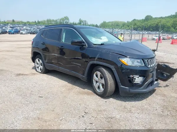 3C4NJCBB9JT503310 2018 JEEP COMPASS - Image 1
