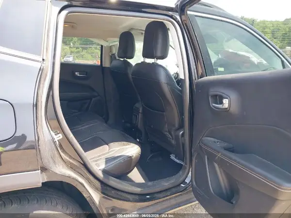 3C4NJCBB9JT503310 2018 JEEP COMPASS - Image 8