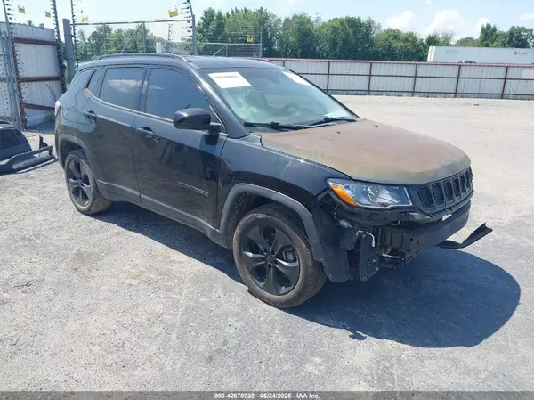 3C4NJCBB9KT613016 2019 JEEP COMPASS - Image 1