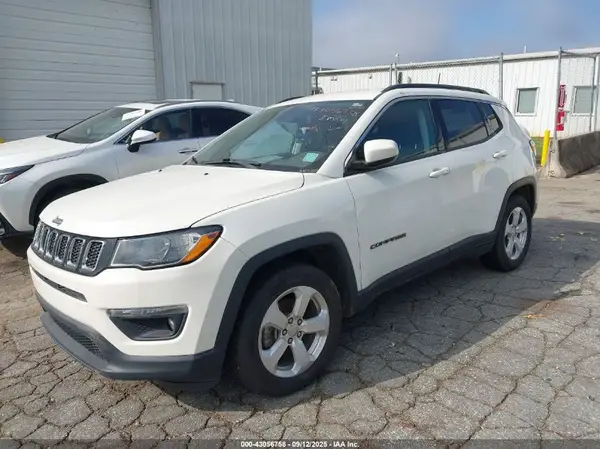 3C4NJCBB9KT685575 2019 JEEP COMPASS - Image 2