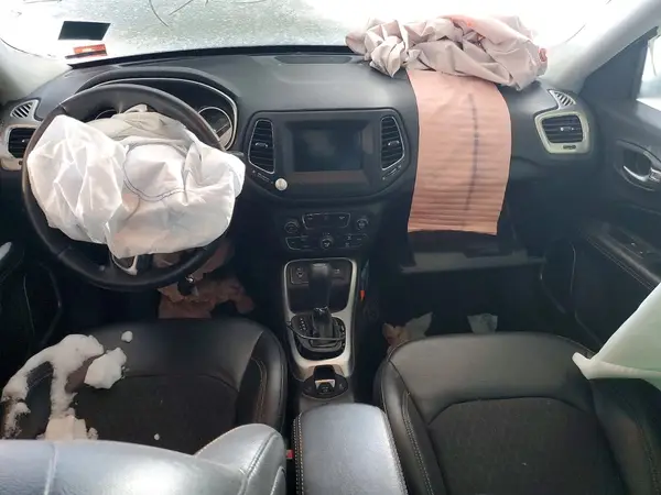3C4NJCBB9KT699752 2019 JEEP COMPASS - Image 8