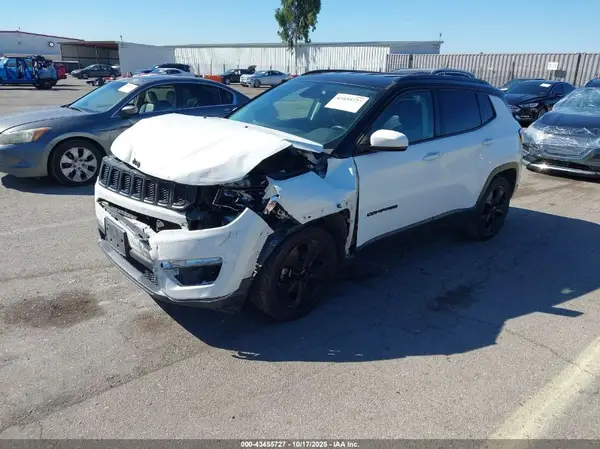 3C4NJCBB9KT726979 2019 JEEP COMPASS - Image 2