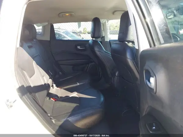 3C4NJCBB9KT726979 2019 JEEP COMPASS - Image 8