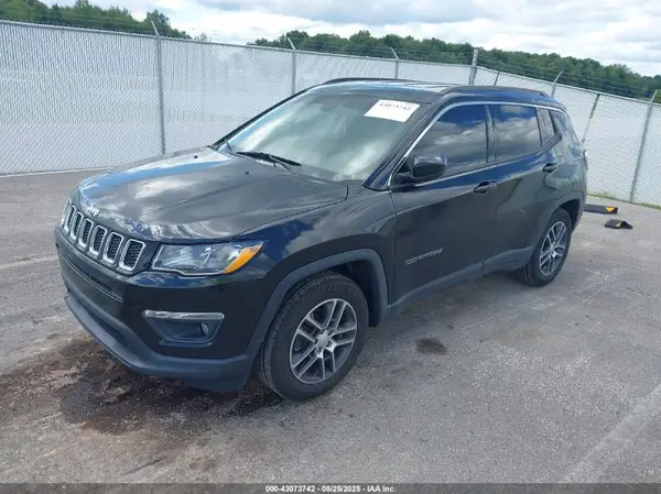 3C4NJCBB9KT755852 2019 JEEP COMPASS - Image 2