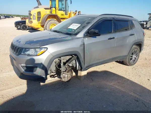 3C4NJCBB9KT762803 2019 JEEP COMPASS - Image 2